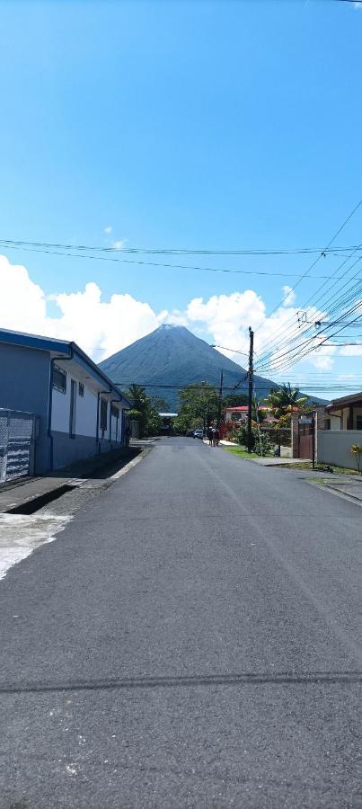 Tico Bed & Breakfast La Fortuna Bagian luar foto