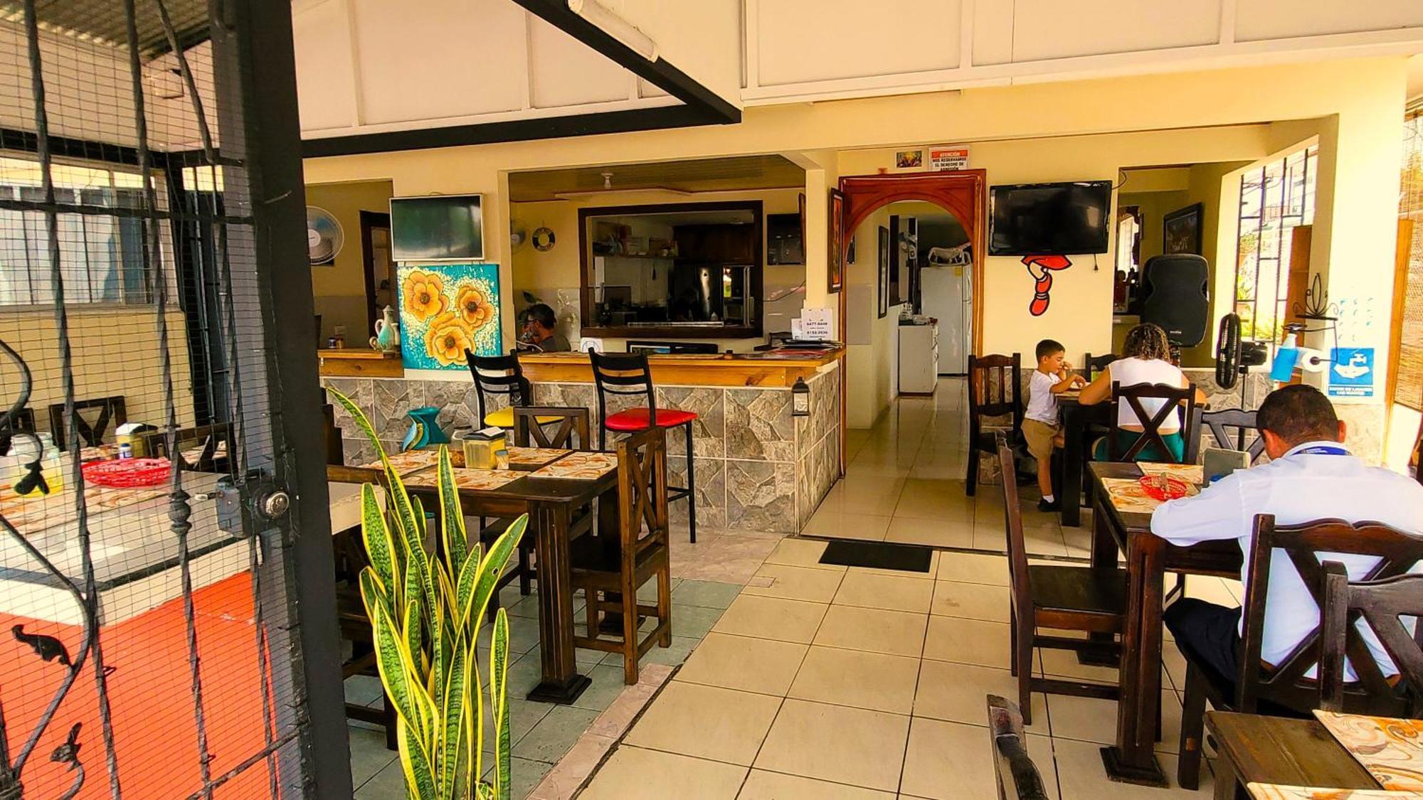 Tico Bed & Breakfast La Fortuna Bagian luar foto