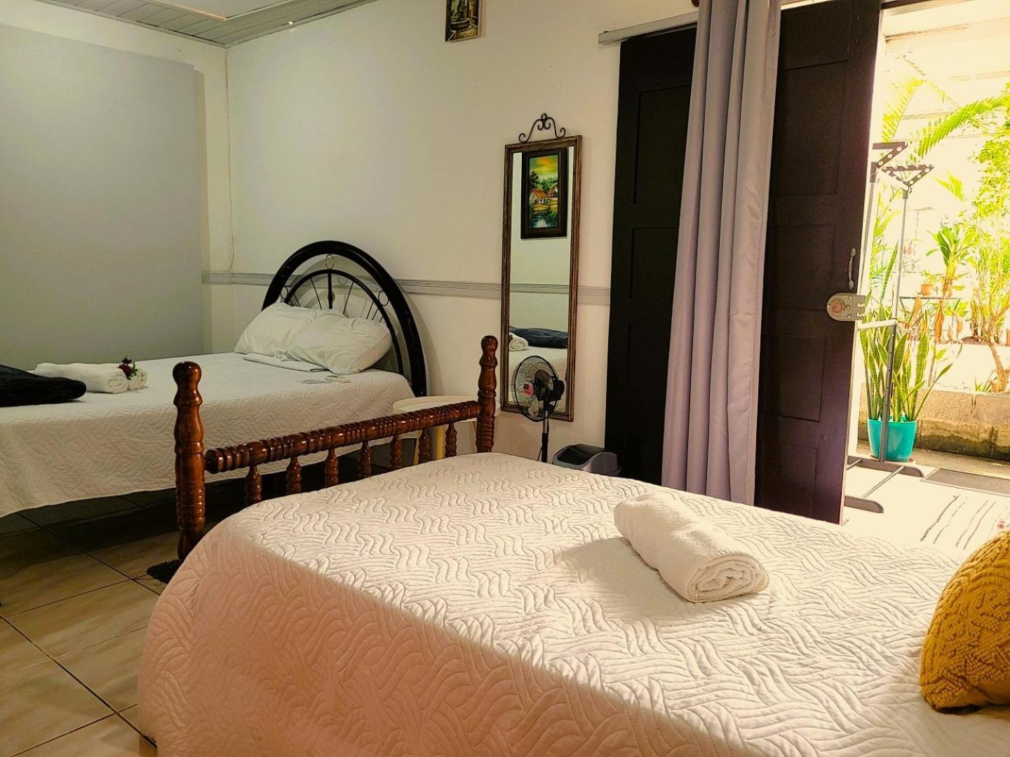 Tico Bed & Breakfast La Fortuna Bagian luar foto